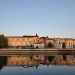 Nocleg ze śniadaniem Logis Des Tourelles 4*