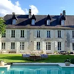 Logis Des Tourelles Nocleg ze śniadaniem 4*