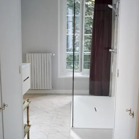 Logis Des Tourelles Bed & Breakfast