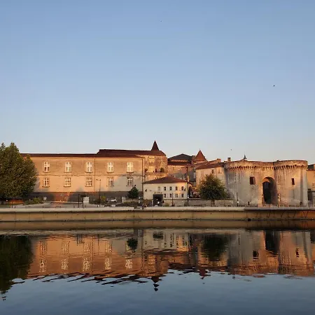 Nocleg ze śniadaniem Logis Des Tourelles 4*