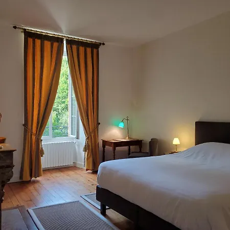 Logis Des Tourelles Bed & Breakfast