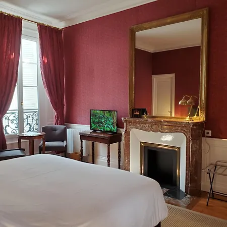 Bed & Breakfast Logis Des Tourelles 4*