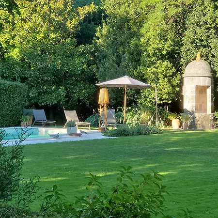 Bed & Breakfast Logis Des Tourelles 4*