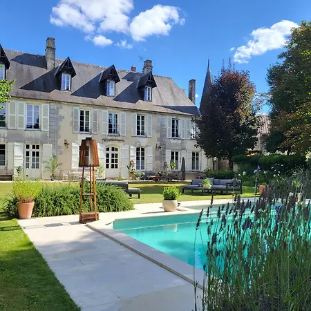 Bed & Breakfast Logis Des Tourelles 4*