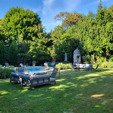 Logis Des Tourelles Bed & Breakfast