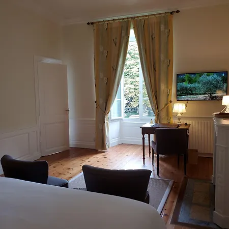 Logis Des Tourelles Bed & Breakfast