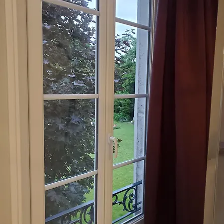 Nocleg ze śniadaniem Logis Des Tourelles 4*