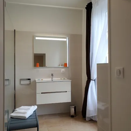 Logis Des Tourelles Nocleg ze śniadaniem