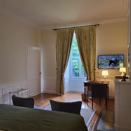 Logis Des Tourelles Nocleg ze śniadaniem 4*