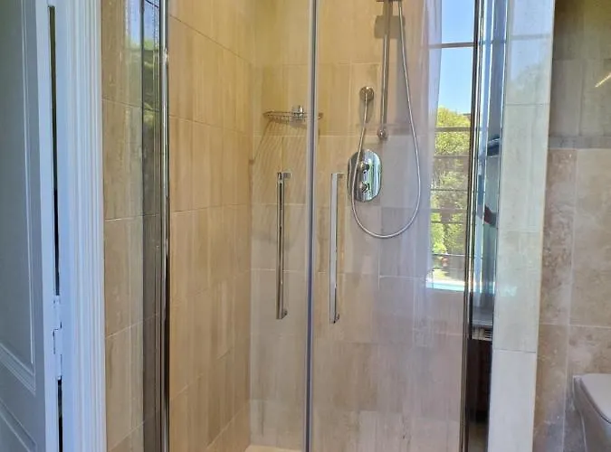 Logis Des Tourelles Bed and breakfast