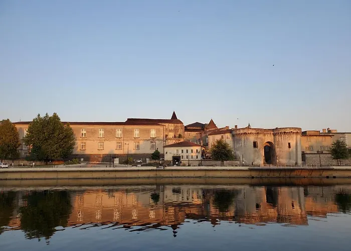 Bed and breakfast Logis Des Tourelles 4*