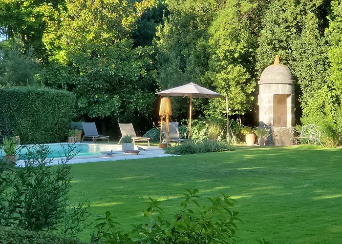 Bed and breakfast Logis Des Tourelles 4*