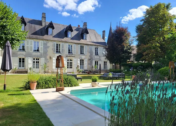 Bed and breakfast Logis Des Tourelles 4*