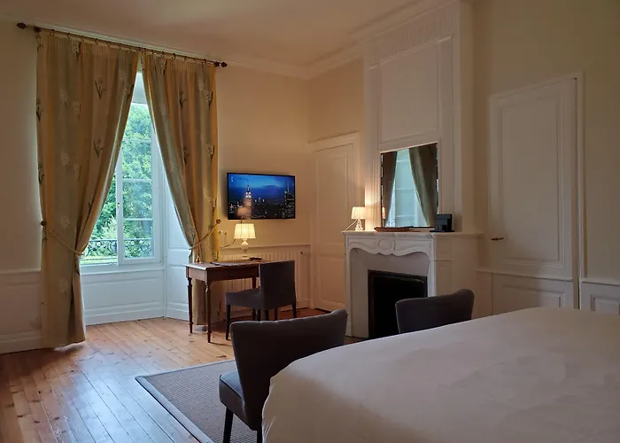 Bed and breakfast Logis Des Tourelles 4*